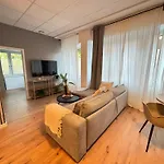 160Qm - 6 Zimmer - Parkplatz - Zentrum - Mallibase Apartments