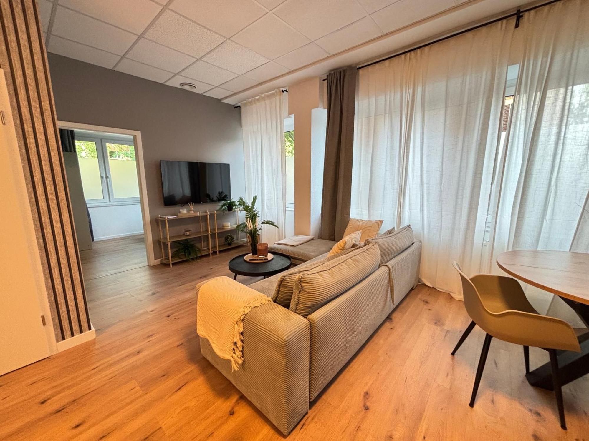 160qm - 6 - Parkplatz - Zentrum - Mallibase Hannover
